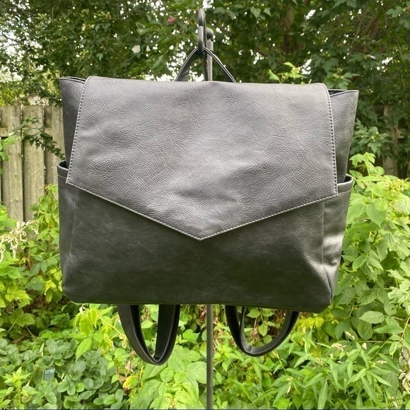 NWOT Thirty-One Black Faux Leather Backpack - Picture 12 of 12